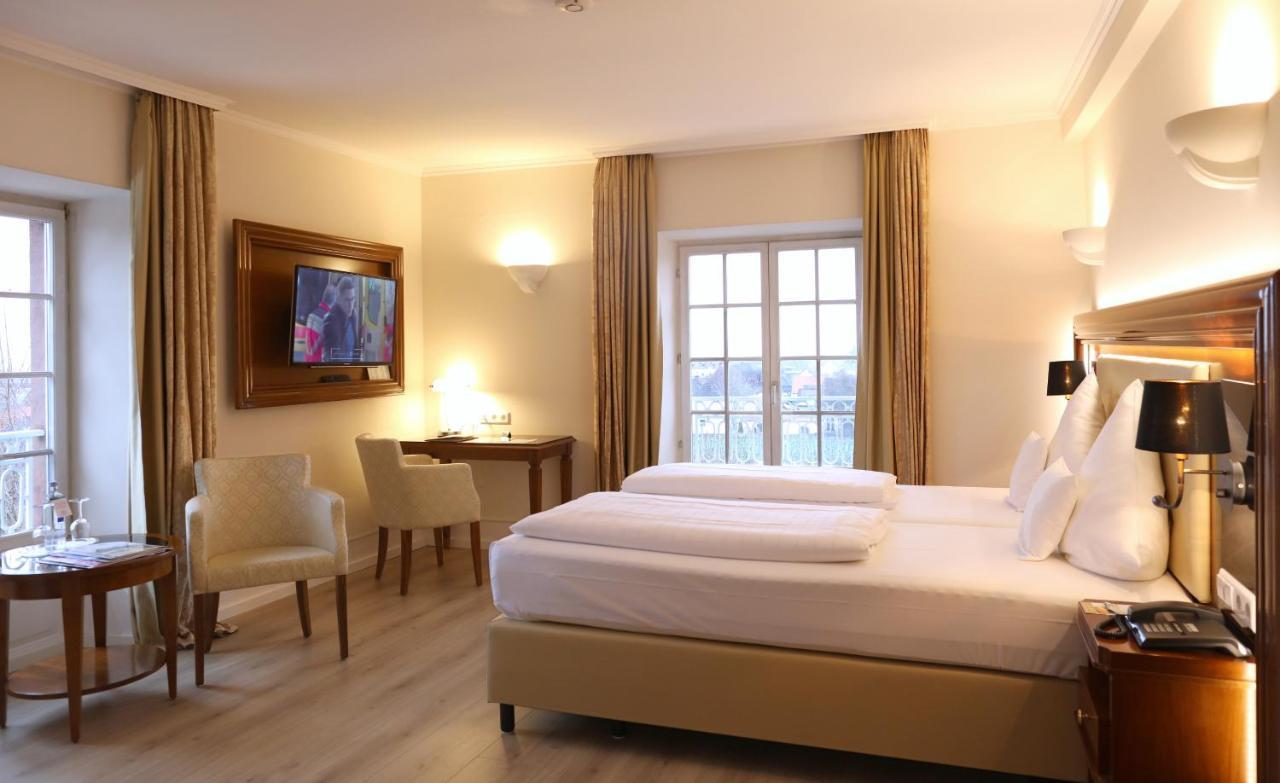 Hotel Schloss อีเดสไฮม์ ภายนอก รูปภาพ
