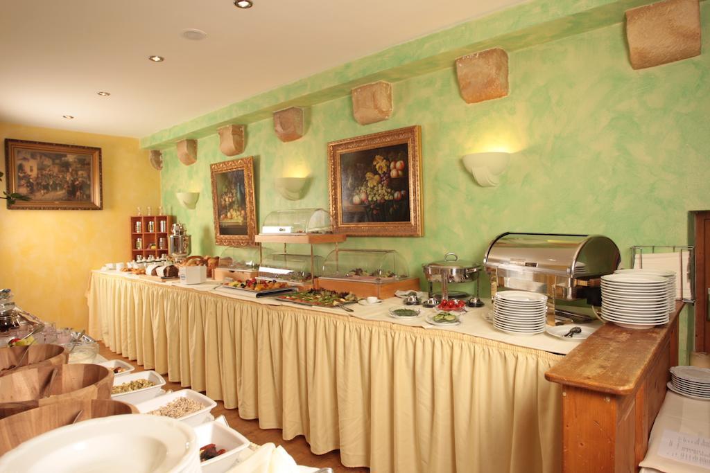 Hotel Schloss อีเดสไฮม์ ภายนอก รูปภาพ