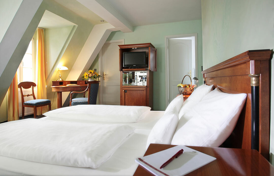 Hotel Schloss อีเดสไฮม์ ภายนอก รูปภาพ